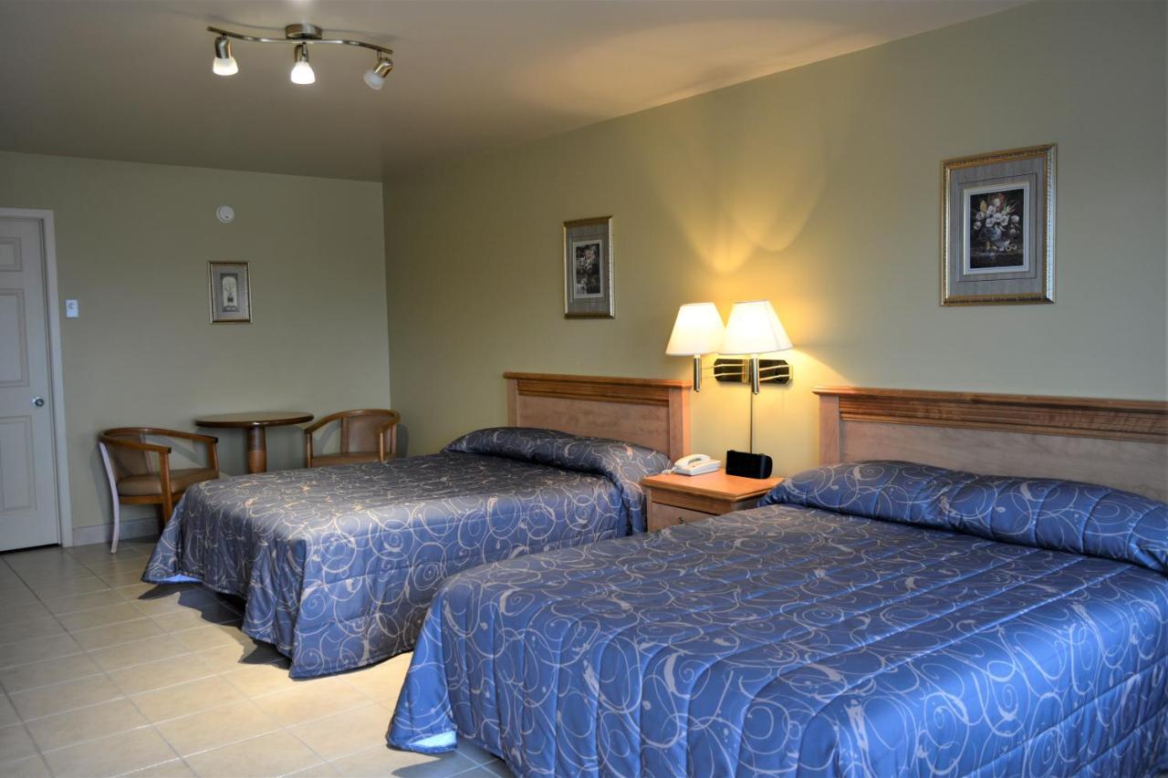 Motel Quatre Saisons 福里斯特维尔 外观 照片