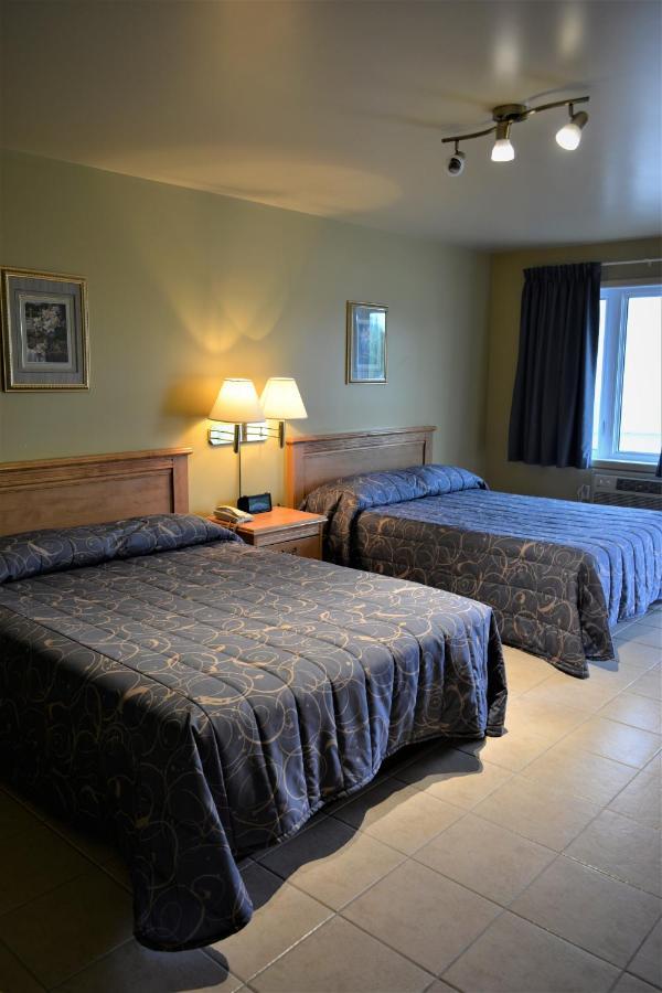 Motel Quatre Saisons 福里斯特维尔 外观 照片
